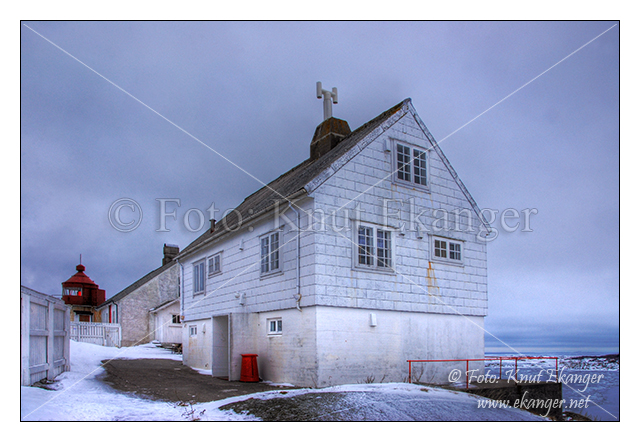 Stavernsodden fyr - Nattfoto -  Islagt i Stavern -  Foto: Knut Ekanger