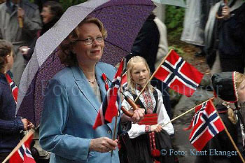 17. Mai toget til Bkeskogen i Larvik - Foto: Knut Ekanger