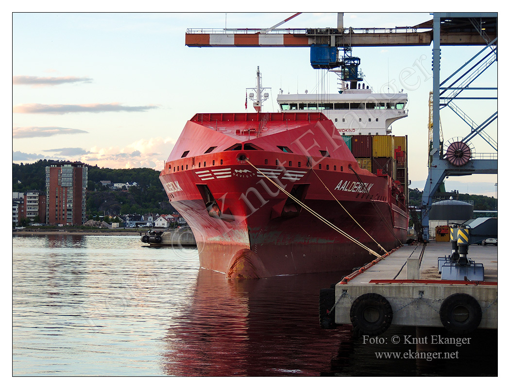 Aalderdijk ved kai, Larvik havn.