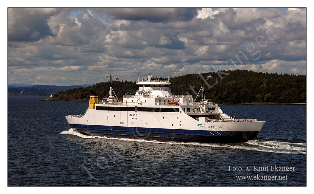 Bast Fosen - Bast 1 er en av flere ferger som gr mellom Horten og Moss over Oslofjorden. Dersom du ikke nsker en matbit i fergens kafeteria s er det en fornyelse  nyte overfarten ute p dekk.