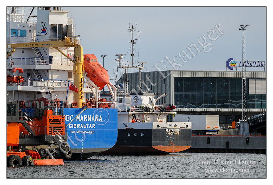 Bbc Marmara ved kai i kanalen, Larvik havn - 25.03.2011.