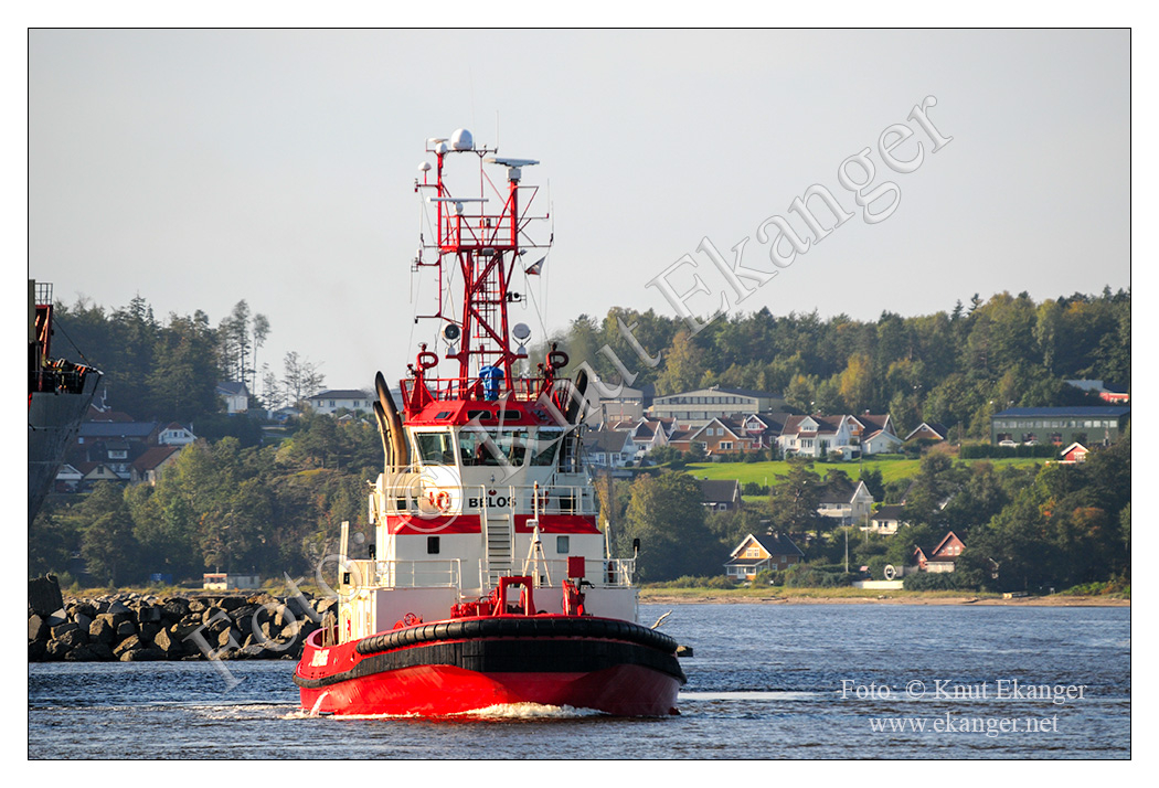 Belos i Larviksfjorden ved Larvik havn. August 2011.